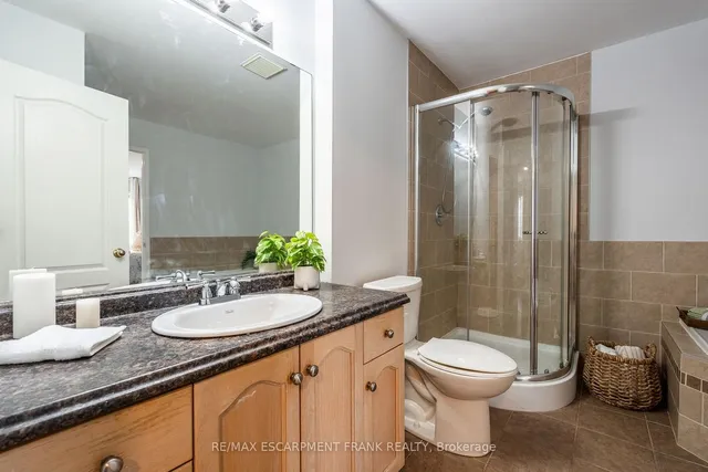 Additional image 32 of 83 Foxborough Dr