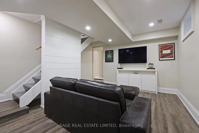 Additional image 27 of 394 Keewatin Ave