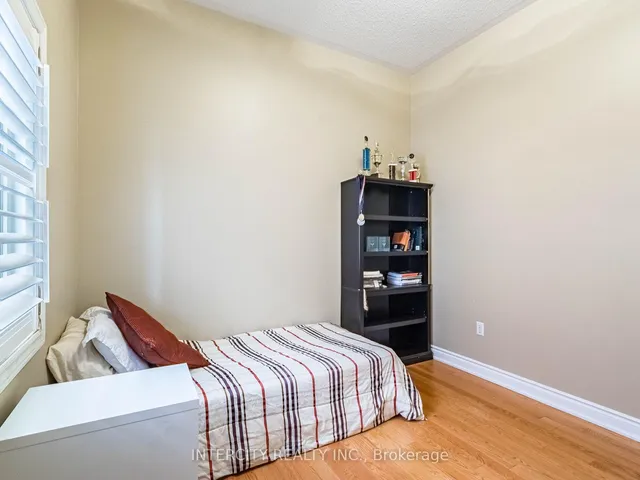 Additional image 19 of 35 Fontainebleu Rd