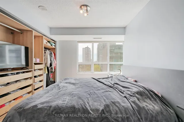 Additional image 15 of 212 Eglinton Ave Unit 803