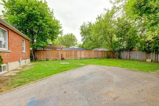 Additional image 38 of 29 Woodward Ave