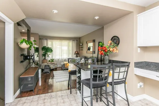 Additional image 16 of 235 Fergus Ave