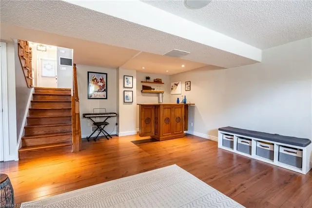 Additional image 12 of 31 Loneoak Cres