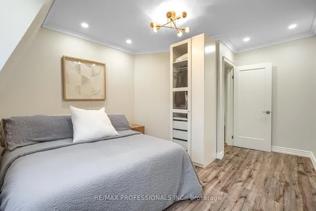 Additional image 24 of 623 Dupont St