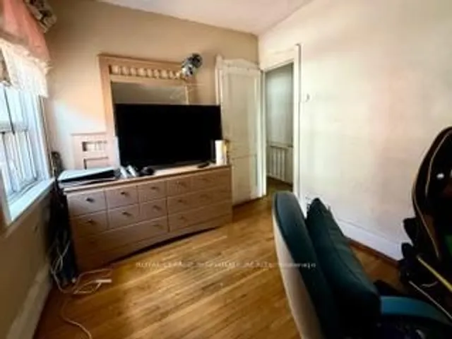 Additional image 8 of 28 Durant Ave