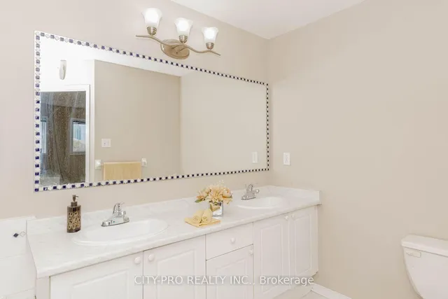 Additional image 34 of 382 Harrowsmith Dr