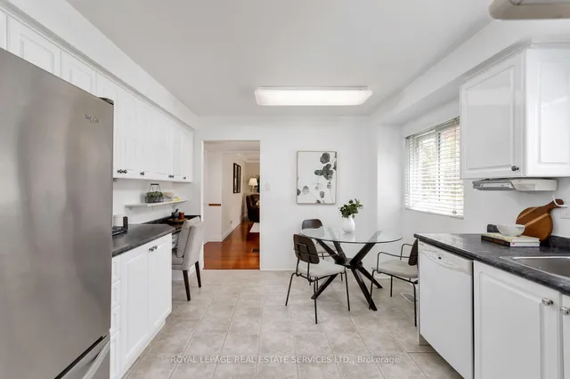 Additional image 10 of 21 Rustywood Dr