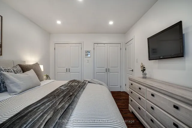 Additional image 28 of 157 LAURIER Ave