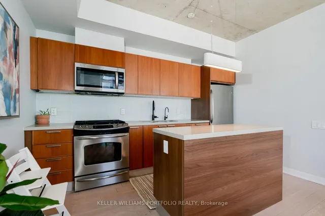 Additional image 16 of 318 King St Unit 1212