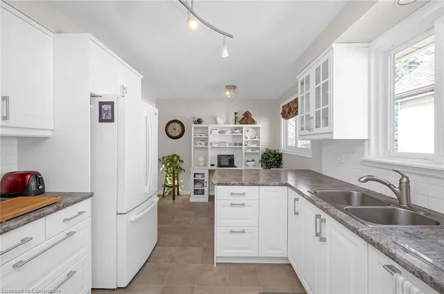 Additional image 16 of 1296 Headon Rd