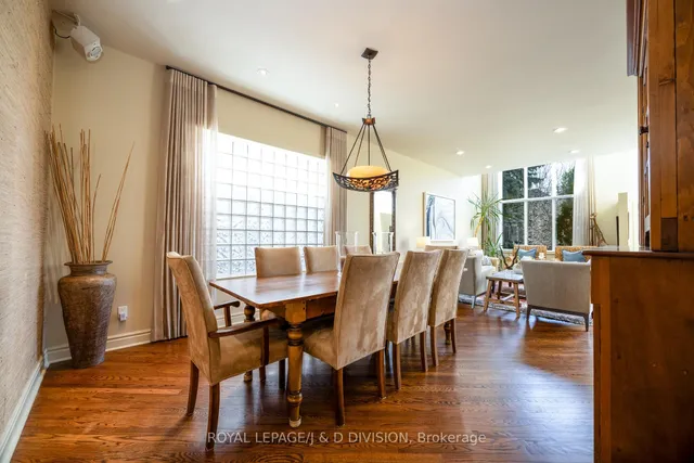 Additional image 6 of 42 Munro Blvd