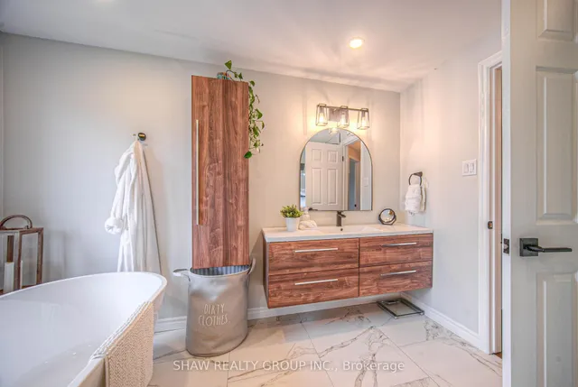 Additional image 31 of 210 Misty Crt