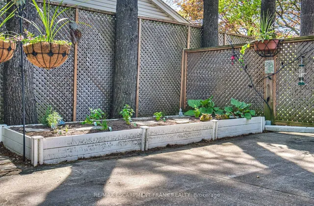 Additional image 49 of 129 ONEIDA Blvd