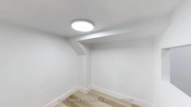 Additional image 34 of 101 Chipmunk Cres