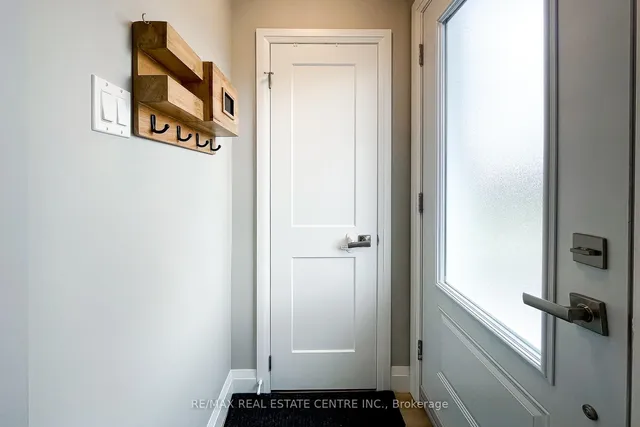 Additional image 5 of 112 Tragina Ave