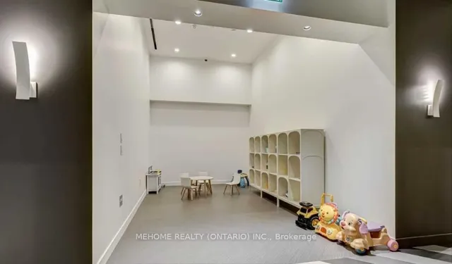 Additional image 23 of 39 Roehampton Ave Unit 2101