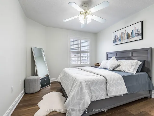 Additional image 30 of 13 Crevice Gate