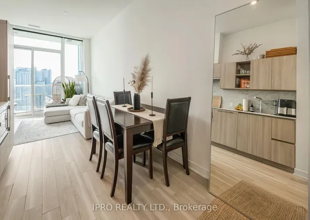 Additional image 17 of 19 Bathurst St Unit 4206