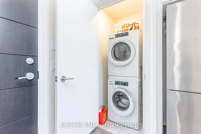 Additional image 17 of 212 King William St Unit 618