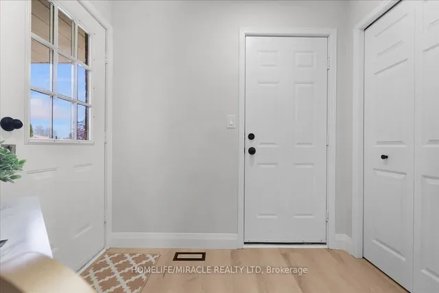 Additional image 4 of 102 Northmanor Cres