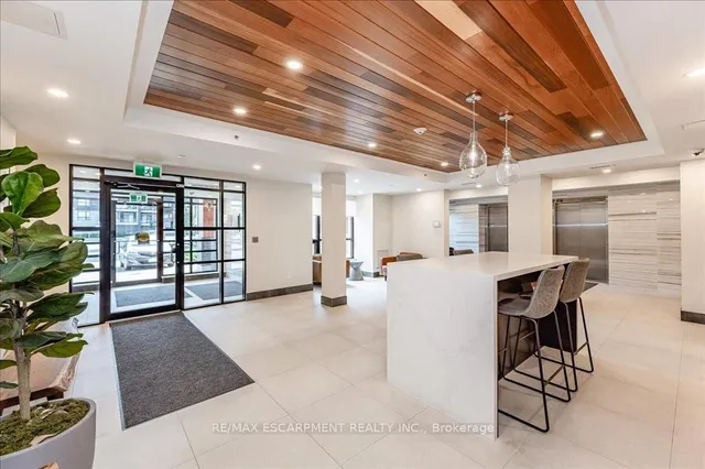 Additional image 4 of 340 PLAINS Rd Unit 102