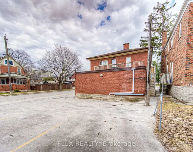 Additional image 8 of 744 Queen St