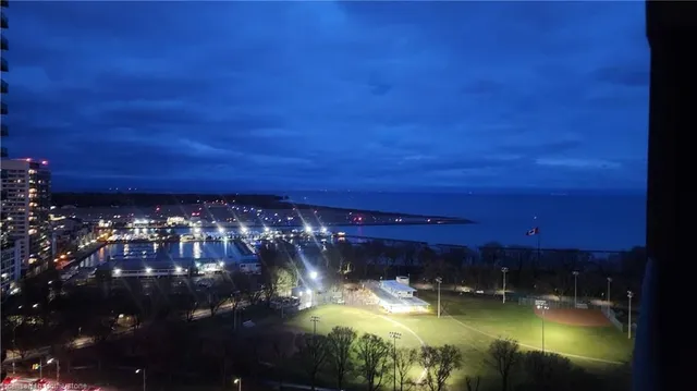 Additional image 26 of 219 Fort York Blvd