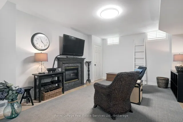 Additional image 35 of 1259 GLENASHTON Dr