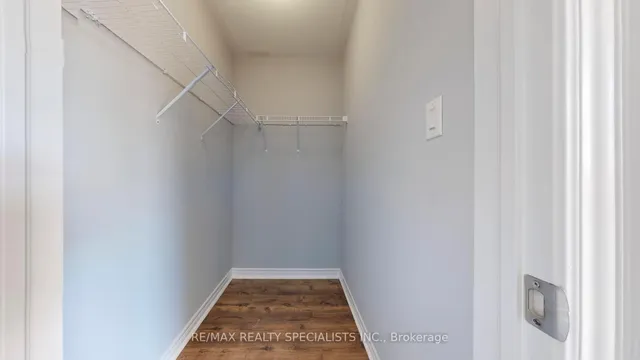 Additional image 24 of 6 QUEENPOST Dr