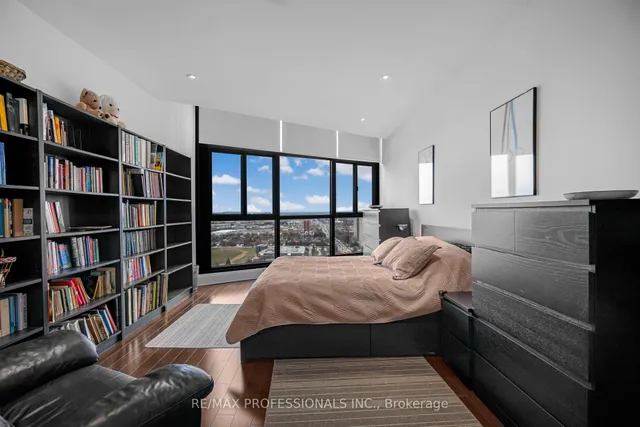 Additional image 19 of 2010 Islington Ave Unit PH03