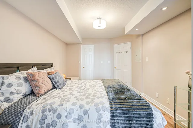 Additional image 15 of 23 Hollywood Ave Unit 2511