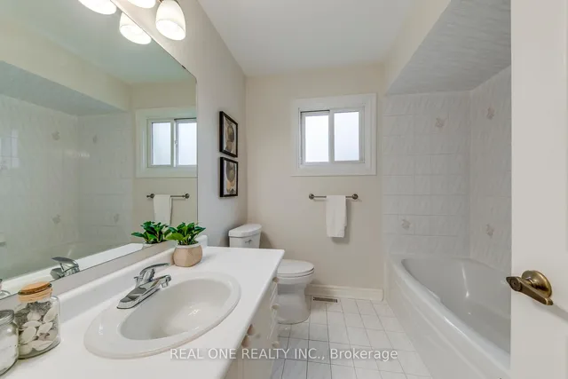 Additional image 34 of 76 Inverhuron Tr