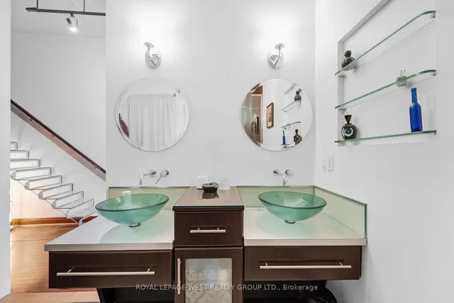 Additional image 28 of 90 Sumach St Unit 416