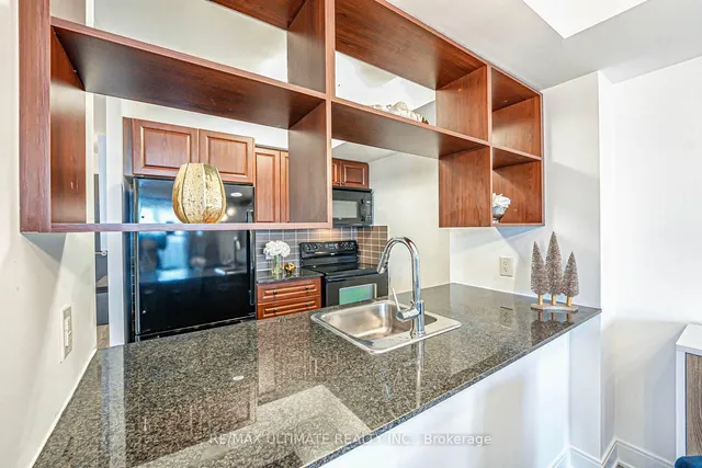 Additional image 7 of 135 Village Green Sq Unit 3720