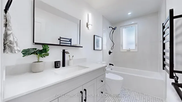 Additional image 19 of 914 Broadview Ave