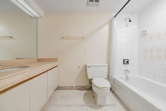 Additional image 17 of 65 Harbour Sq Unit 1910