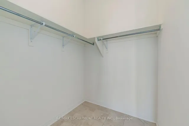 Additional image 16 of 3262 Crystal Dr