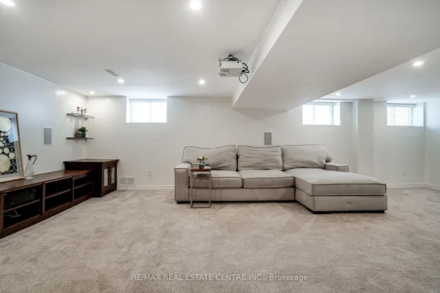 Additional image 32 of 151 Corman Ave