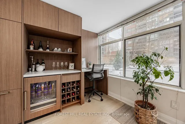 Additional image 19 of 900 Yonge St Unit 201