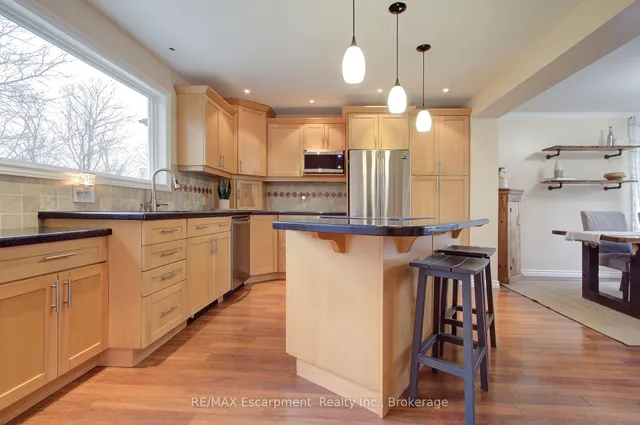 Additional image 21 of 1517 Norwood Ave