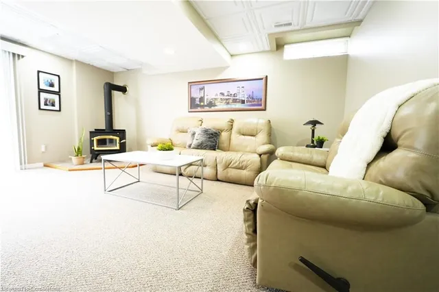 Additional image 50 of 204 Quinte Crt