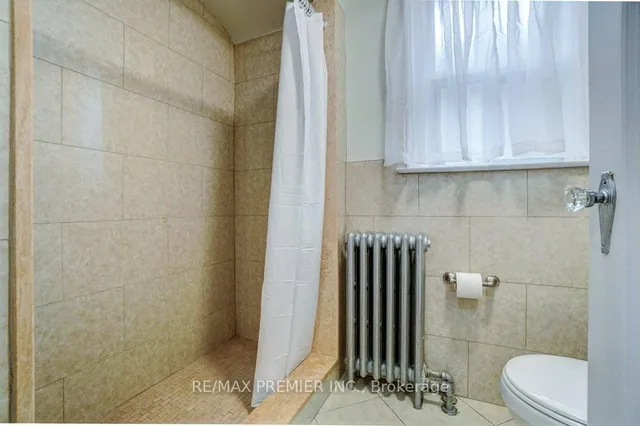 Additional image 19 of 73 Lanark Ave