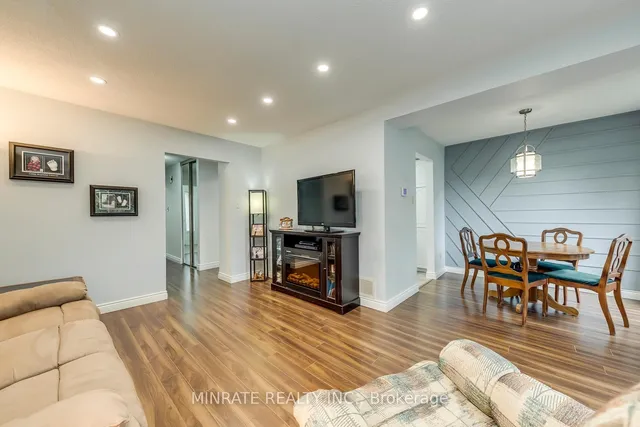 Additional image 5 of 1548 Newlands Cres Unit 14