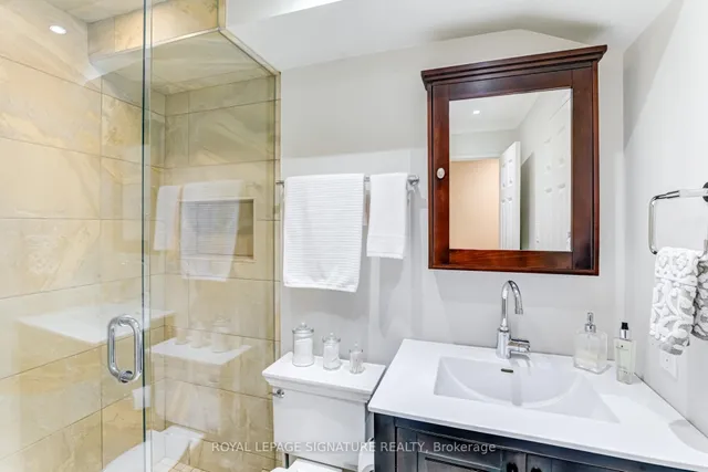 Additional image 29 of 142 Pears Ave Unit B2