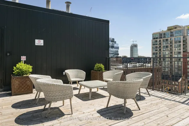 Additional image 41 of 90 Sherbourne St Unit 405