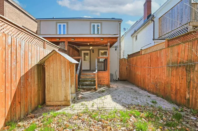 Additional image 35 of 192 Coxwell Ave