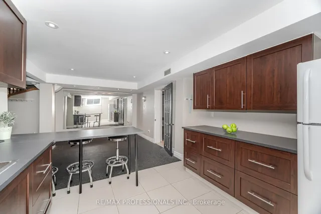 Additional image 29 of 52 Lorraine Cres