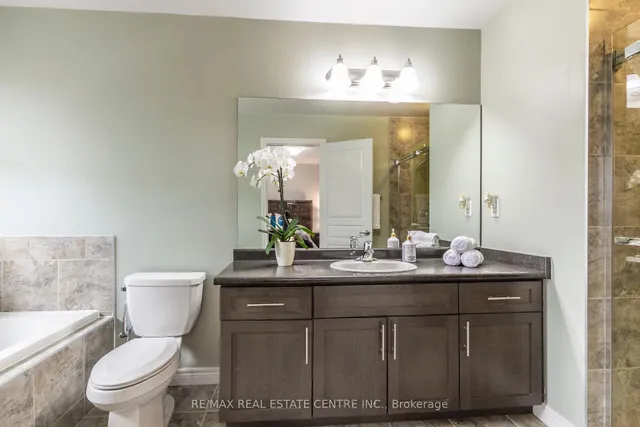 Additional image 32 of 28 Chamomile Dr