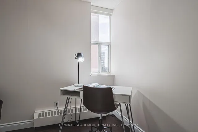 Additional image 12 of 975 WARWICK Crt Unit 706