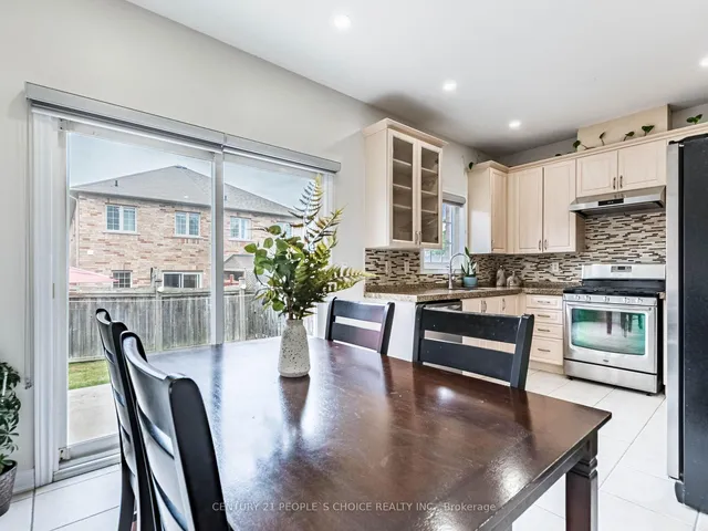 Additional image 12 of 74 Crystalview Cres